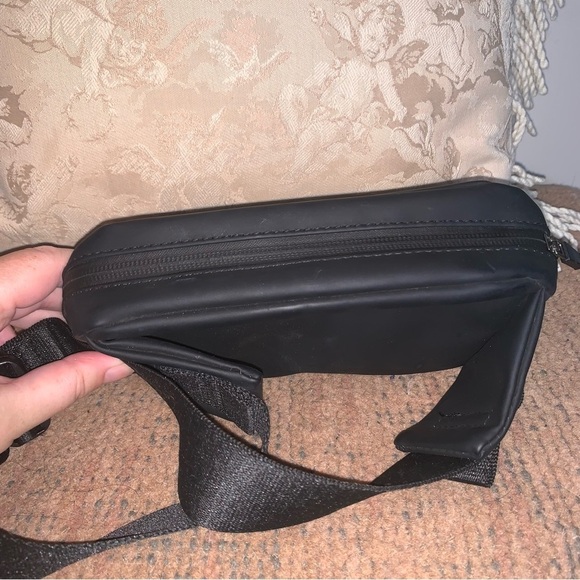 Fear Of God Essentials Sleek Black Belt Bag - Picture 7 of 12